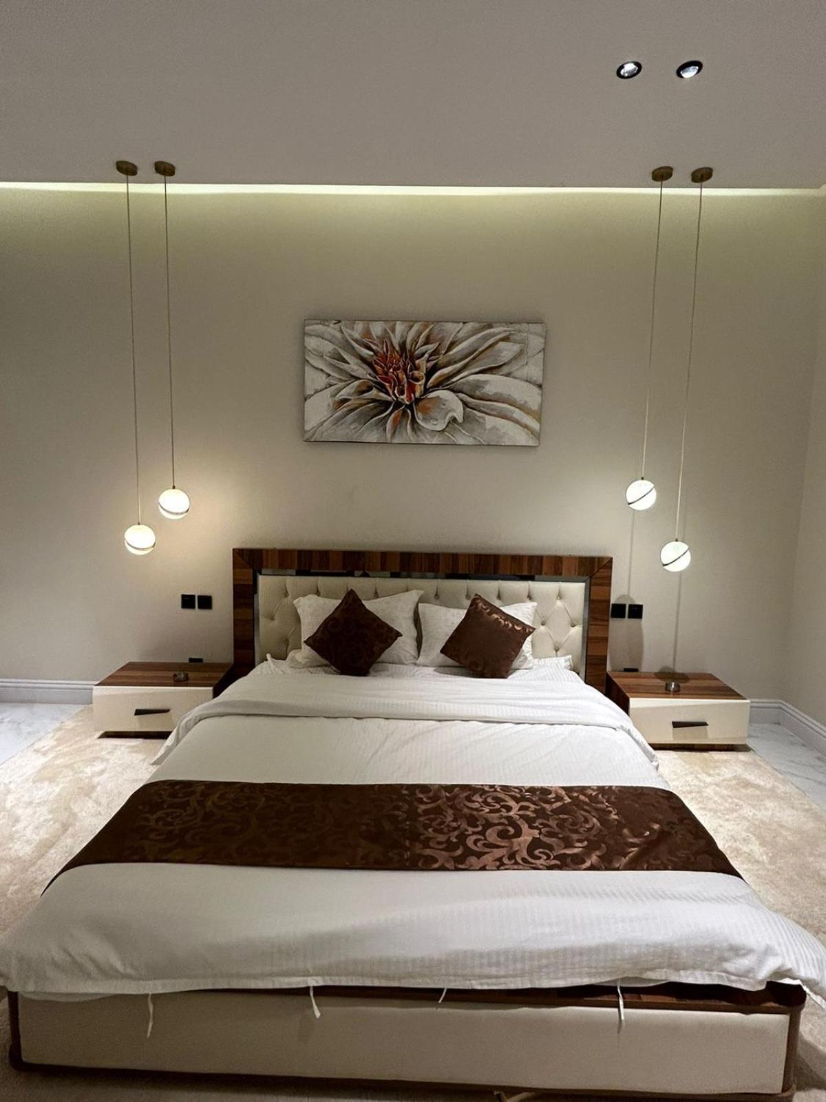 Apartment فاخرة ٣ غرف نوم وصالة بدخول ذاتي ١١ *