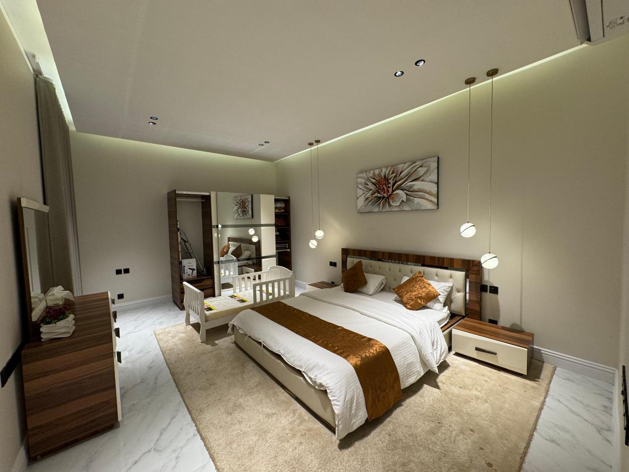 Apartment فاخرة ٣ غرف نوم وصالة بدخول ذاتي ١١