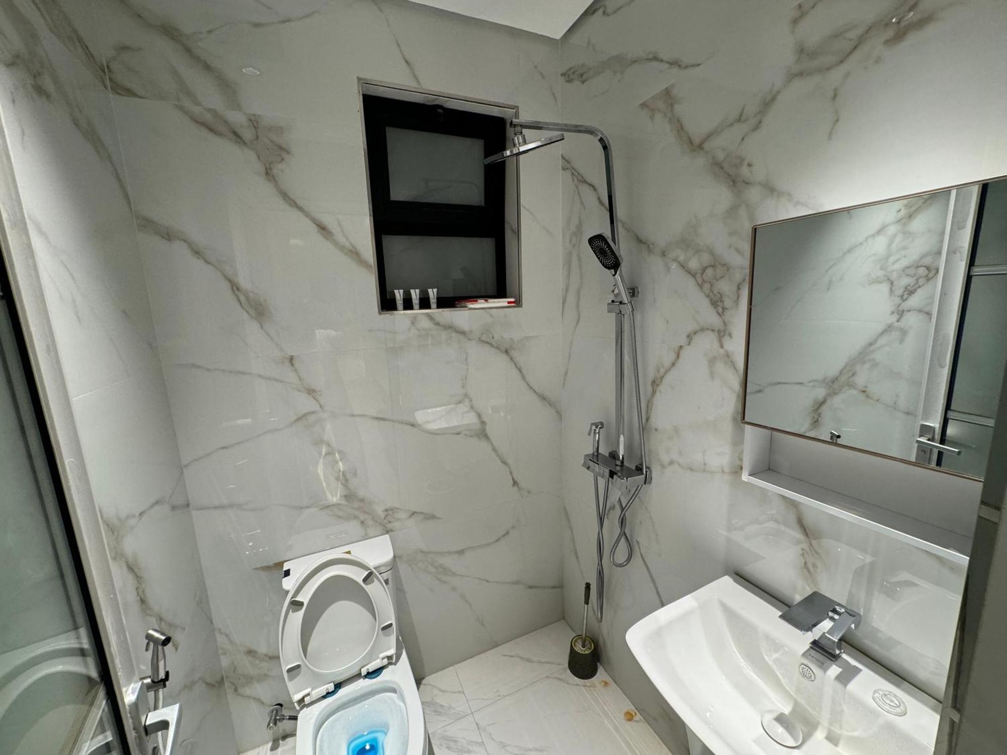 فاخرة ٣ غرف نوم وصالة بدخول ذاتي ١١ Apartment *