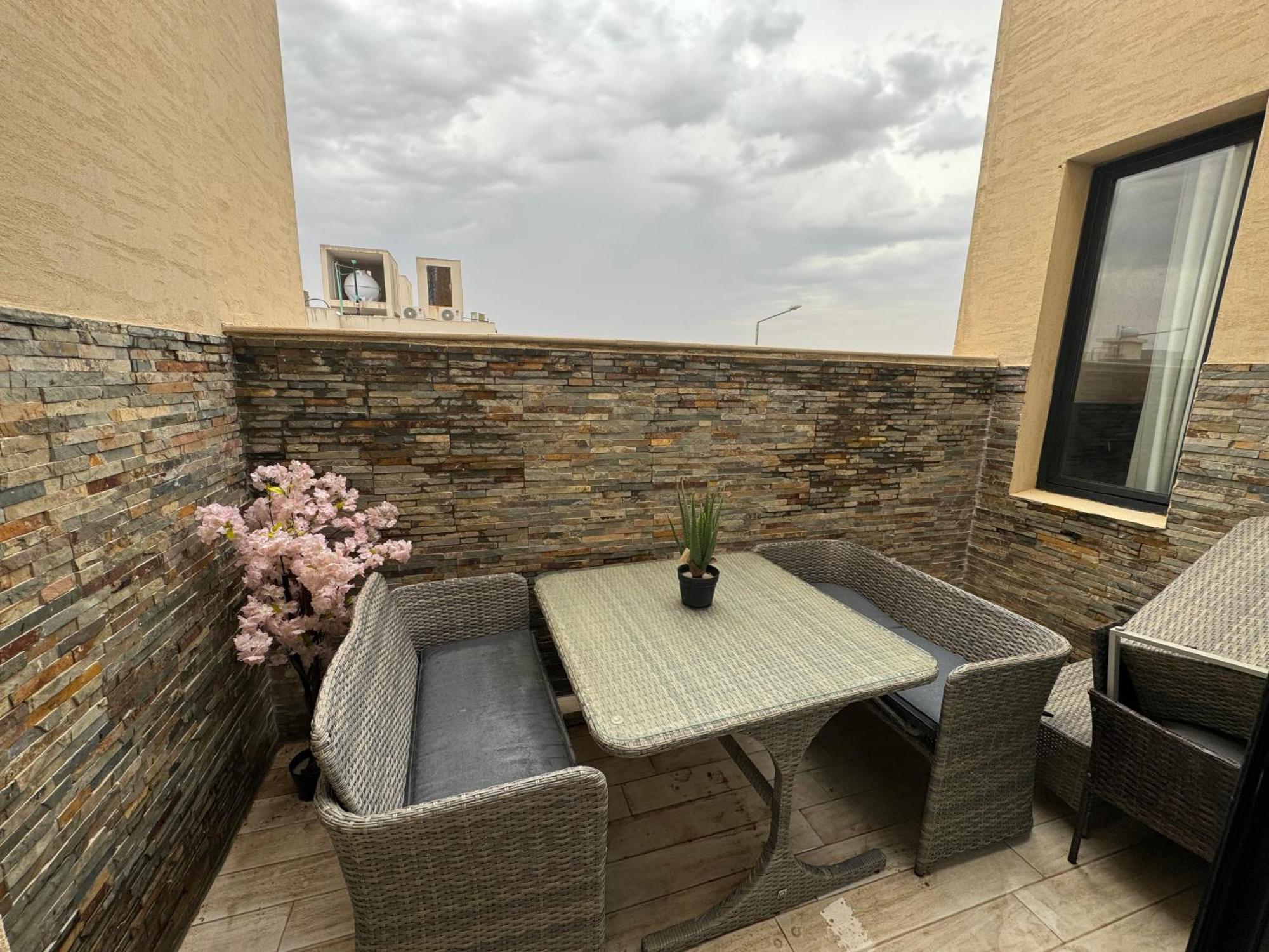 Apartment فاخرة ٣ غرف نوم وصالة بدخول ذاتي ١١