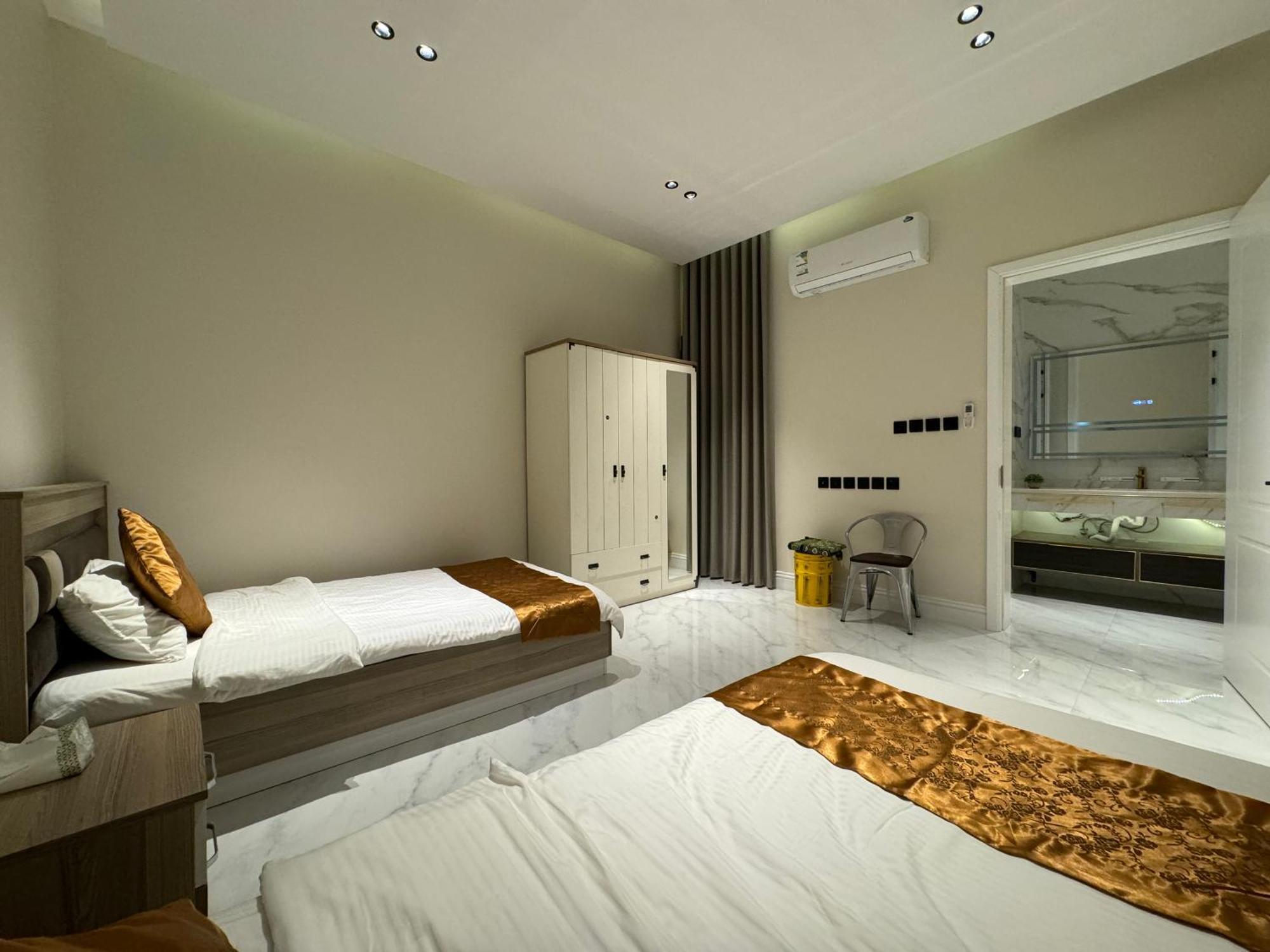 Apartment فاخرة ٣ غرف نوم وصالة بدخول ذاتي ١١ *